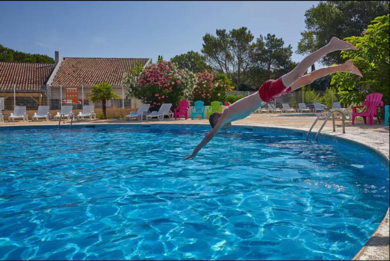 ホテル Domaine Des Iscles ラ・ロック・ダンテロン エクステリア 写真